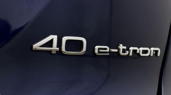 Audi Q4 e-tron S LINE