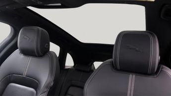 Jaguar F-PACE R-DYNAMIC SE BLACK