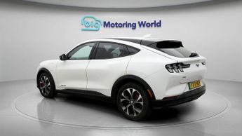 Ford Mustang Mach-E BASE