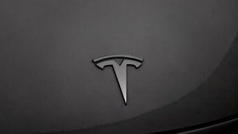 Tesla Model Y BASE