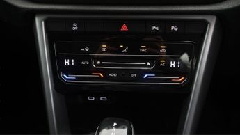 Volkswagen T-Roc LIFE TSI DSG