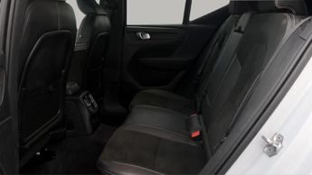 Volvo XC40 RECHARGE T4 R-DESIGN