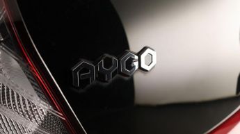 Toyota AYGO VVT-I X-PLAY X-SHIFT TSS