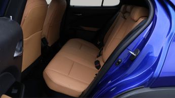 Lexus UX 250H F SPORT DESIGN