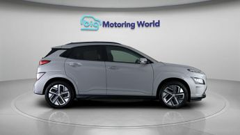 Hyundai KONA PREMIUM