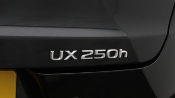 Lexus UX 250H F SPORT DESIGN