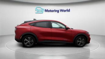 Ford Mustang Mach-E BASE