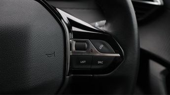 Peugeot E-2008 ALLURE