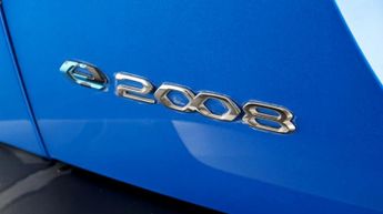 Peugeot E-2008 GT