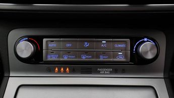 Hyundai KONA PREMIUM