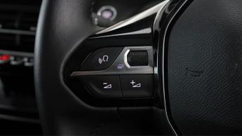 Peugeot E-208 ALLURE PREMIUM PLUS