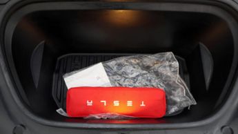 Tesla Model Y BASE