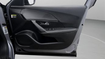 Peugeot E-2008 GT PREMIUM