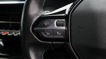 Peugeot E-2008 GT PREMIUM