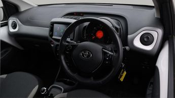 Toyota AYGO VVT-I X-PLAY X-SHIFT TSS