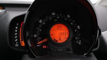 Toyota AYGO VVT-I X-PLAY X-SHIFT TSS