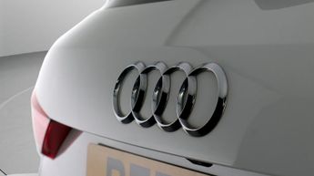 Audi Q3 TFSI E S LINE