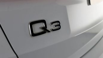 Audi Q3 TFSI E S LINE