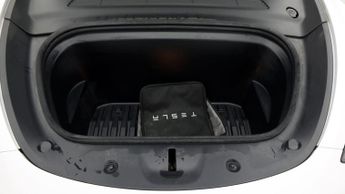 Tesla Model Y BASE