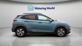 Hyundai KONA PREMIUM SE