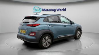 Hyundai KONA PREMIUM SE