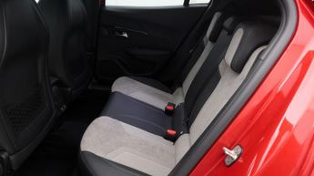 Peugeot E-2008 GT PREMIUM