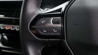 Peugeot E-2008 GT PREMIUM