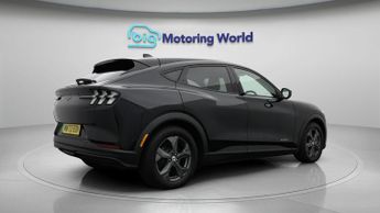 Ford Mustang Mach-E BASE