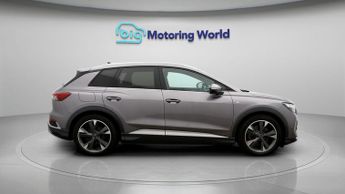 Audi Q4 e-tron S LINE