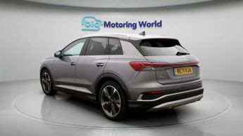 Audi Q4 e-tron S LINE
