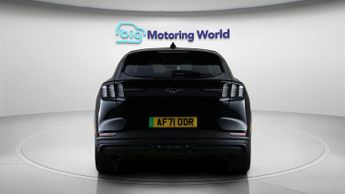 Ford Mustang Mach-E BASE