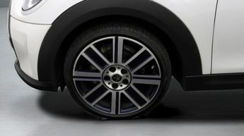 MINI Hatch COOPER EXCLUSIVE