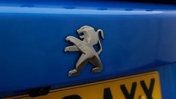 Peugeot E-2008 GT PREMIUM