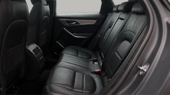 Jaguar F-PACE R-DYNAMIC SE