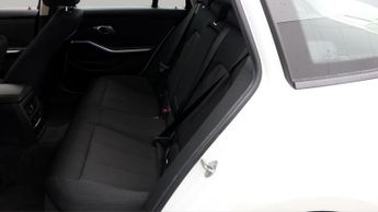 BMW 3 Series 330E SE PRO