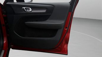 Volvo XC40 B4 R-DESIGN