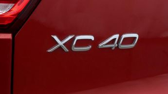 Volvo XC40 B4 R-DESIGN