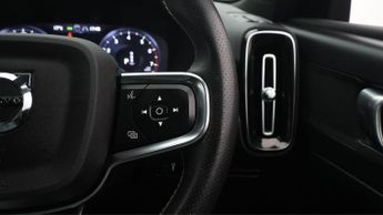 Volvo XC40 B4 R-DESIGN
