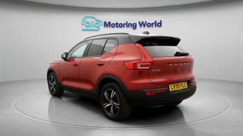 Volvo XC40 B4 R-DESIGN