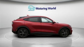 Ford Mustang Mach-E BASE