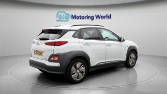 Hyundai KONA PREMIUM SE