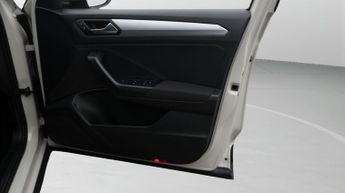 Volkswagen T-Roc LIFE TSI DSG