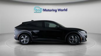 Ford Mustang Mach-E BASE