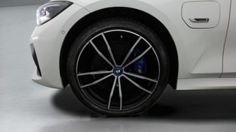 BMW 3 Series 330E M SPORT