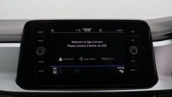 Volkswagen T-Roc LIFE TSI DSG