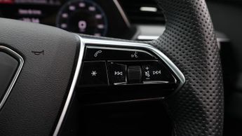 Audi Q8 e-tron QUATTRO BLACK EDITION