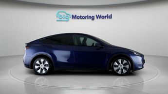 Tesla Model Y LONG RANGE AWD