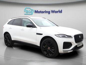 Jaguar F-Pace R-DYNAMIC BLACK