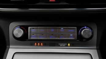 Hyundai KONA PREMIUM