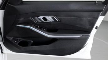 BMW 3 Series 330E M SPORT